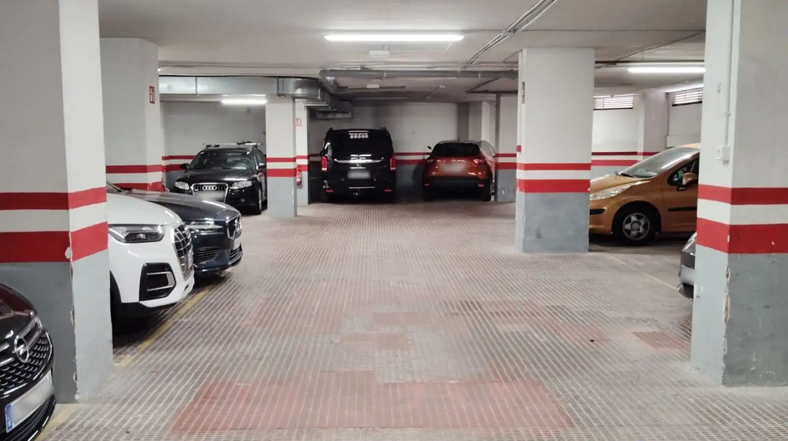 Parkplatz von Garage zur Miete in Barcelona
