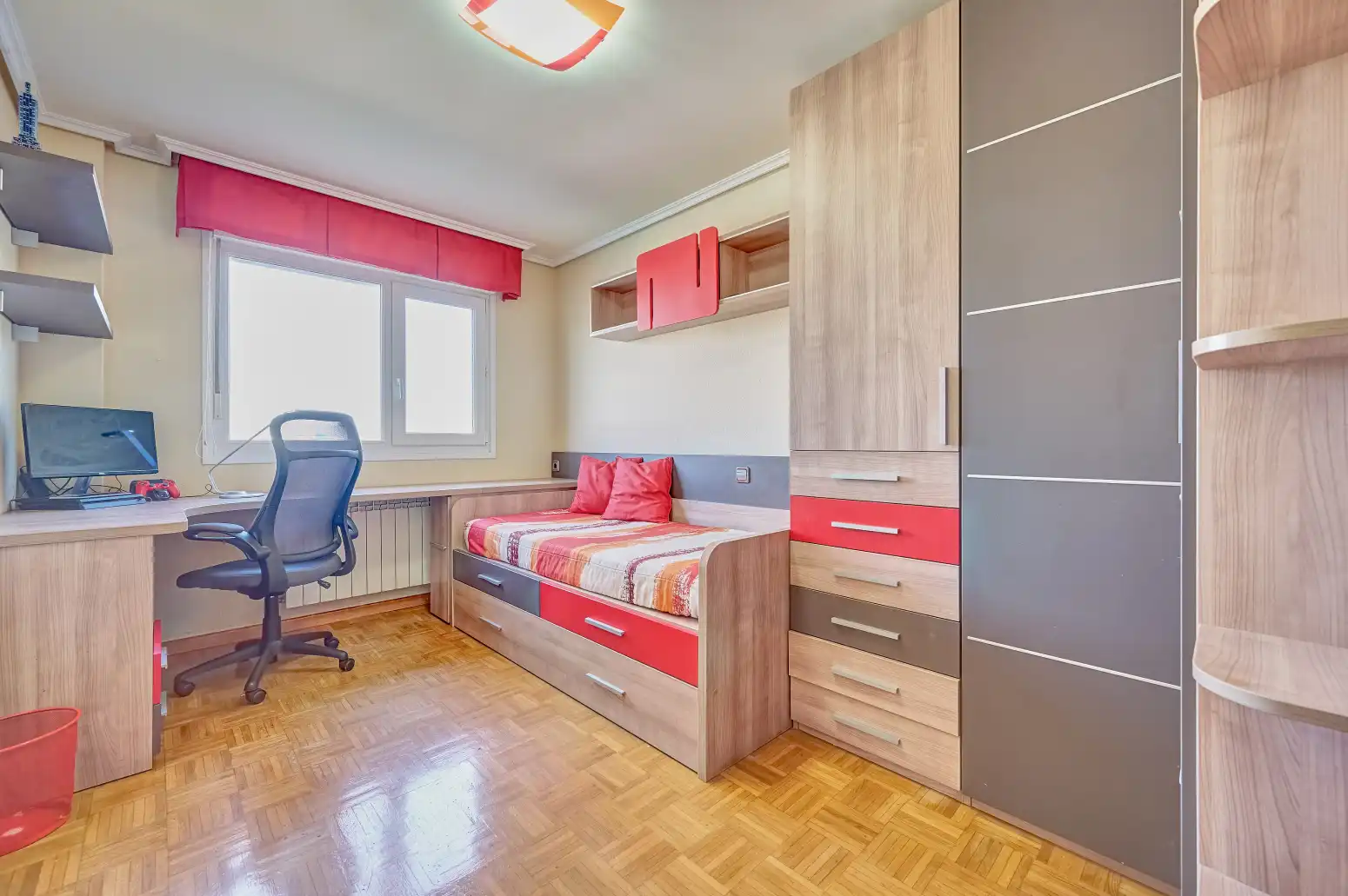 Habitación de Piso en venta en Ansoáin / Antsoain con Calefacción, Parquet y Trastero