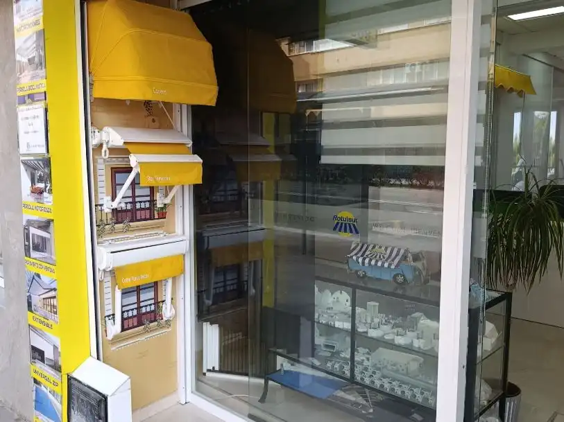 Local en traspaso en Torrevieja con Aire acondicionado