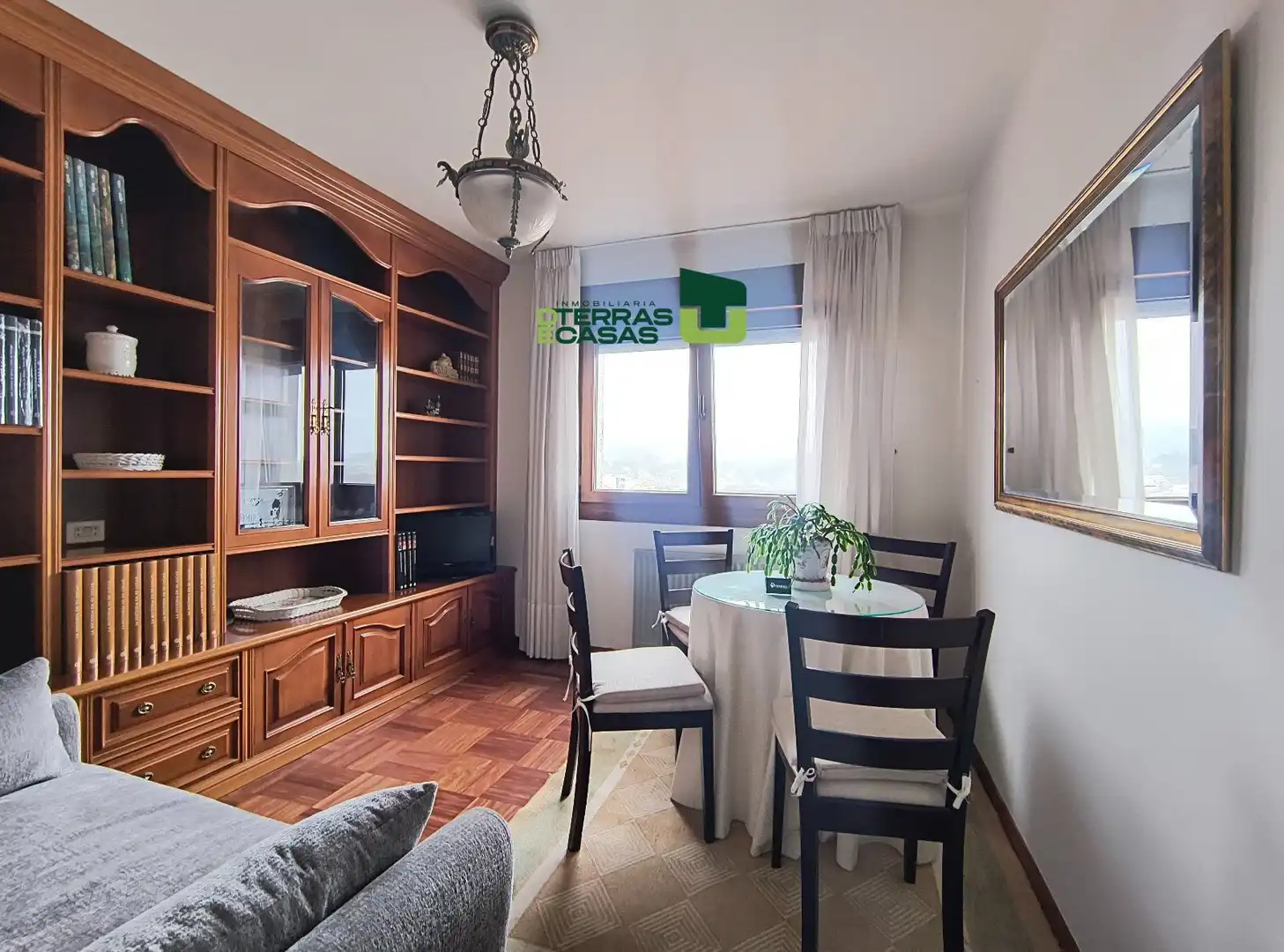 Sala d'estar de Pis de lloguer en Pontevedra Capital  amb Calefacció i Moblat