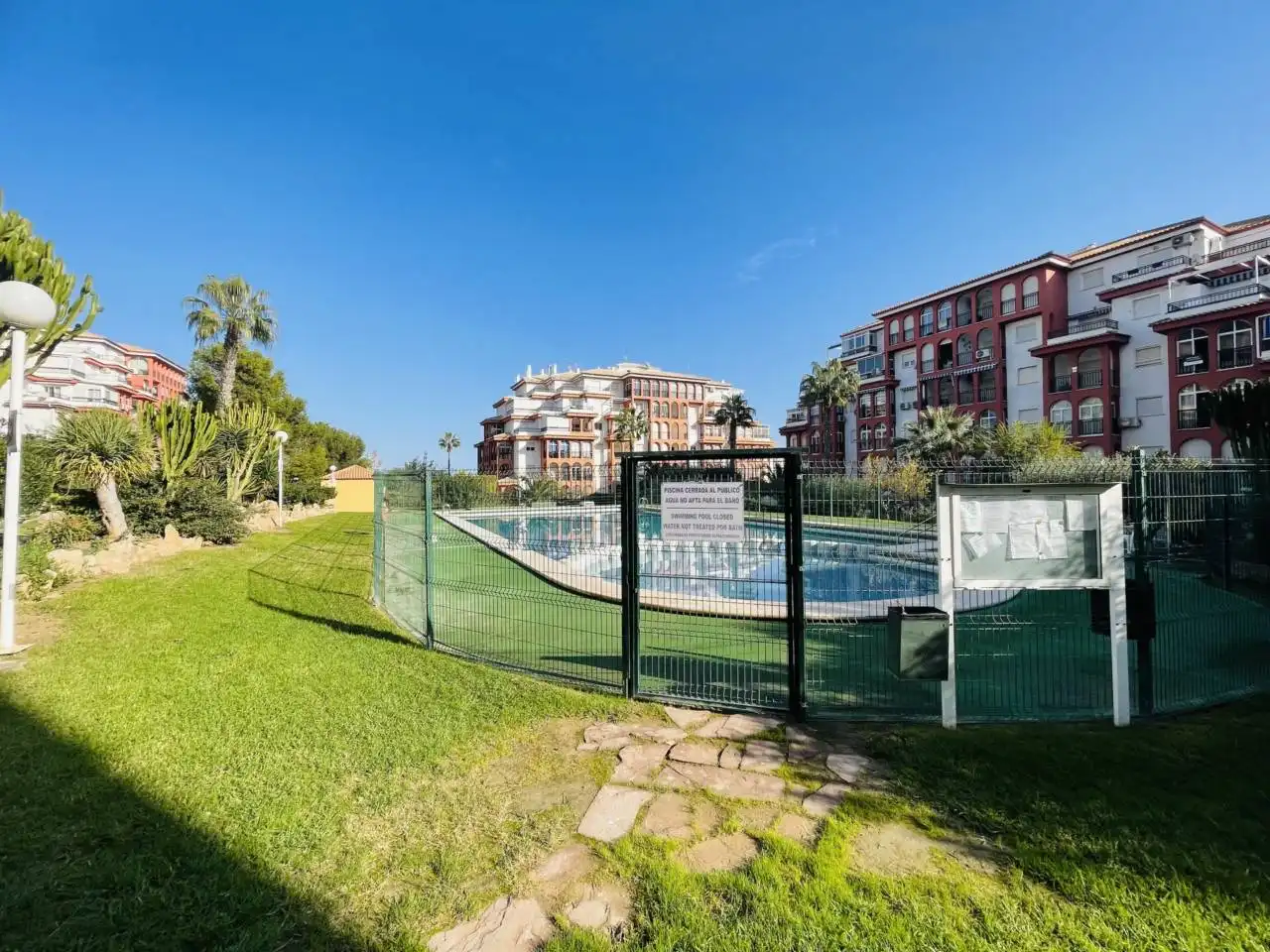 Exterior view of Flat for sale in Torrevieja  with Balcony and Community pool