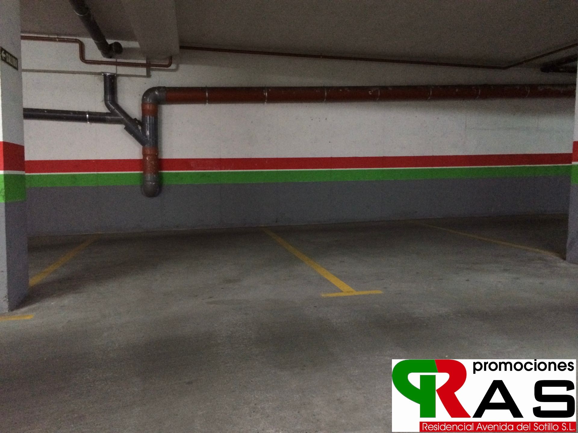 Garage to rent in Calle Agustín Rodríguez Sahagún, Universidad