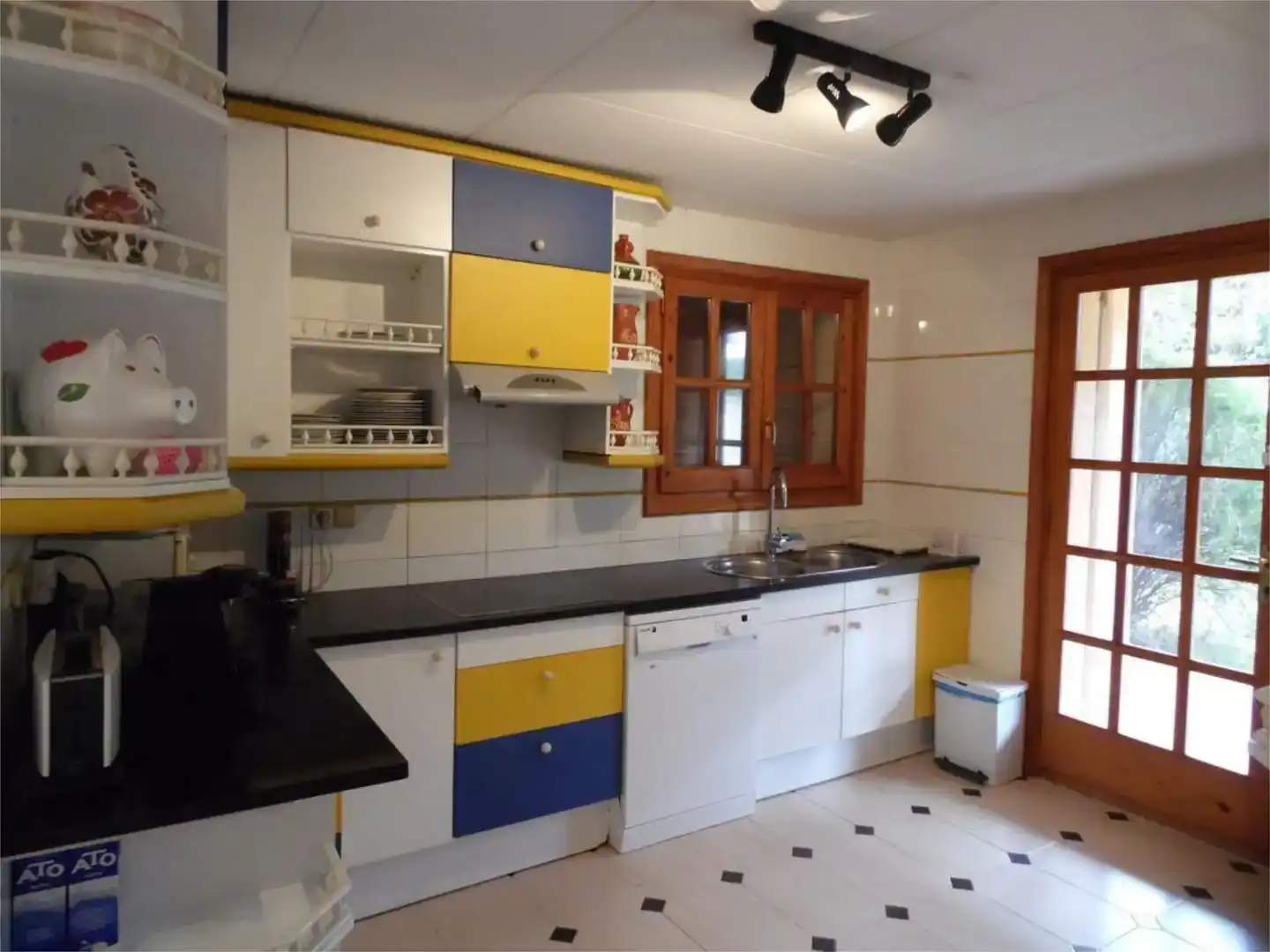 Cuina de Casa o xalet de lloguer en Lloret de Mar amb Aire condicionat, Piscina i Moblat