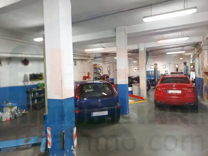 Gewerbefläche zum Verkauf in Calle Argañosa 36