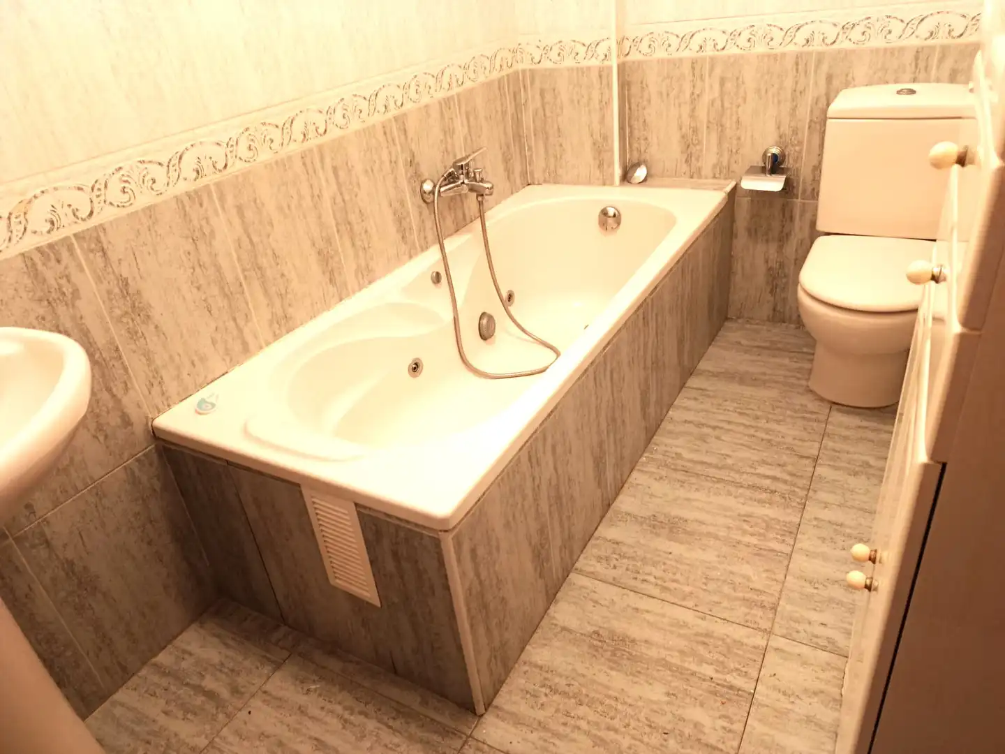 Baño de Piso de alquiler en Santander con Calefacción y Amueblado