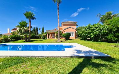 Jardí de Casa o xalet en venda en Estepona amb Calefacció, Jardí privat i Terrassa