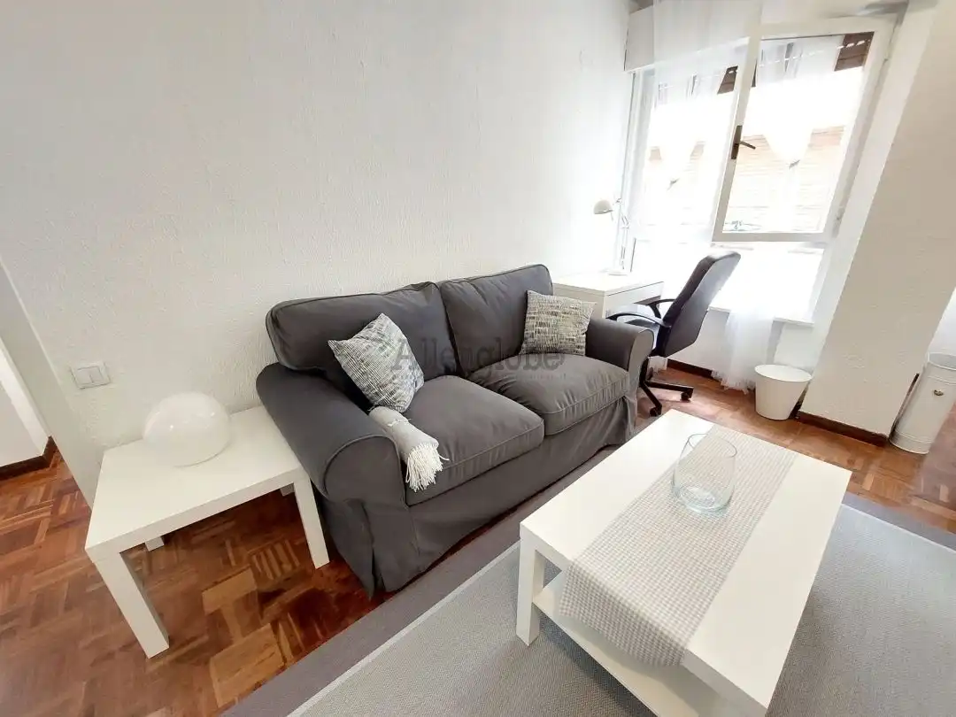 Apartament de lloguer a Calle Martínez Marina, Fontán