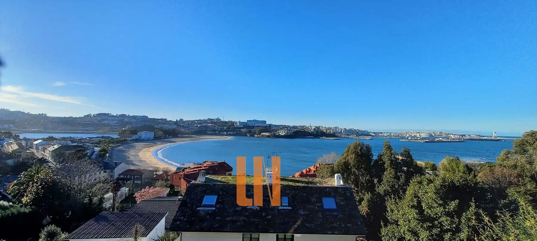 Vista exterior de Pis de lloguer en Oleiros amb Calefacció, Parquet i Traster