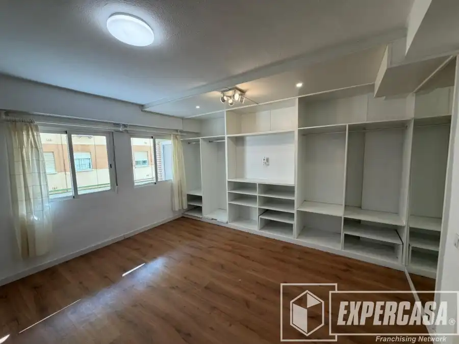 Sala d'estar de Pis en venda en Llíria amb Aire condicionat i Parquet