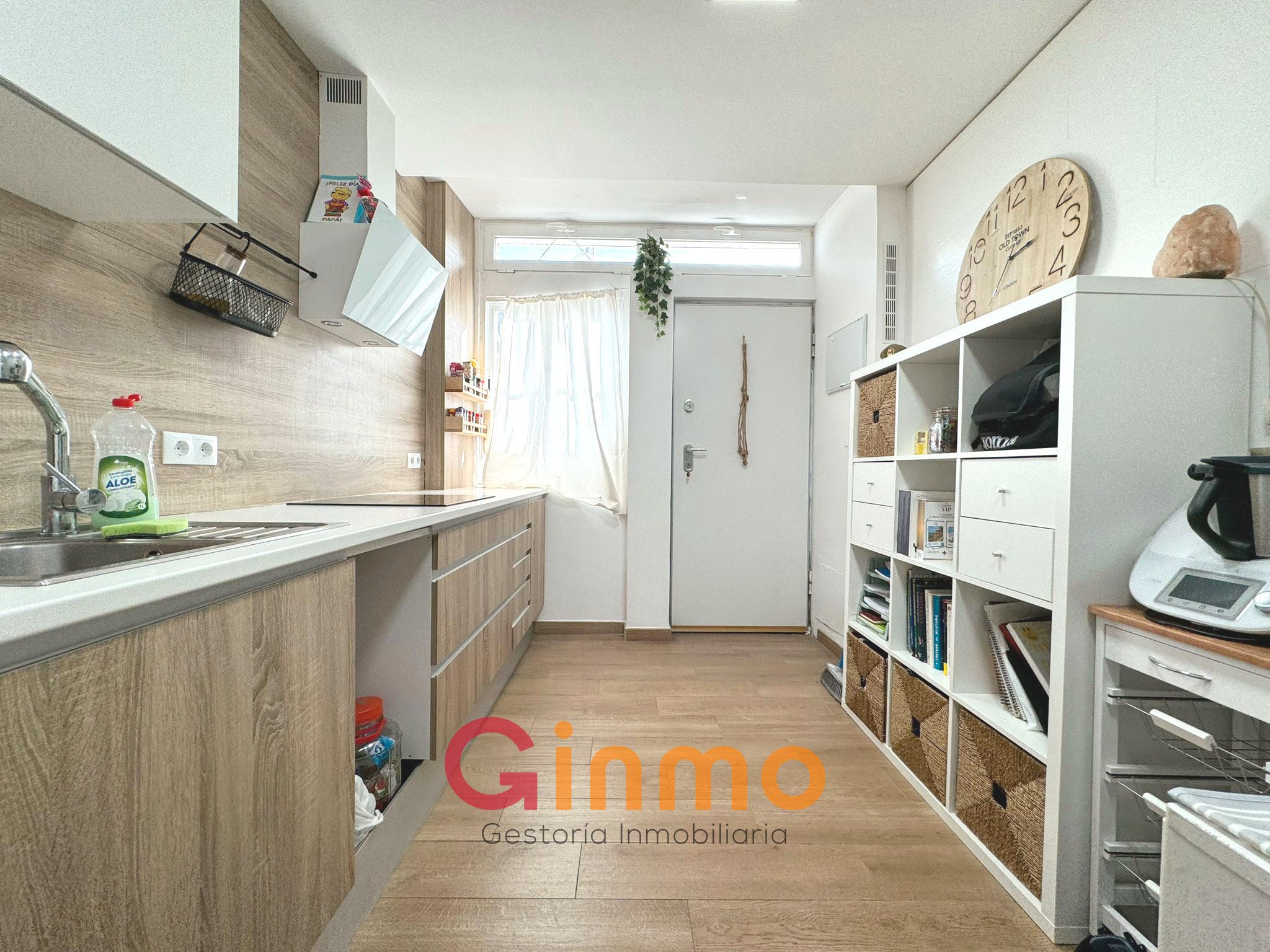 Kitchen of Premises for sale in  Madrid Capital