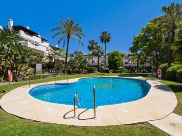 Xalet amb piscina en venda a Milla de Oro