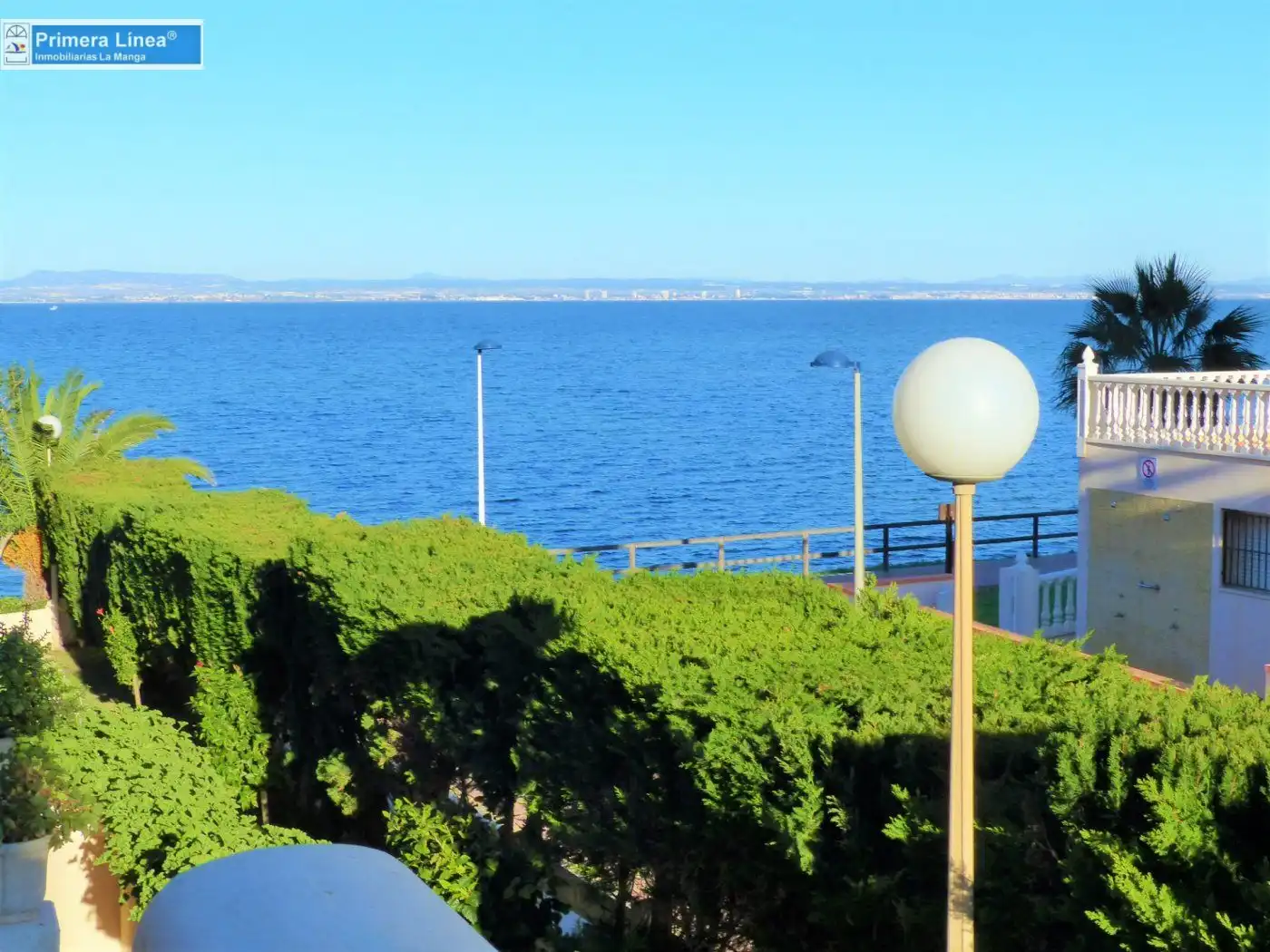 Jardín de Casa adosada en venta en La Manga del Mar Menor con Aire acondicionado, Terraza y Amueblado