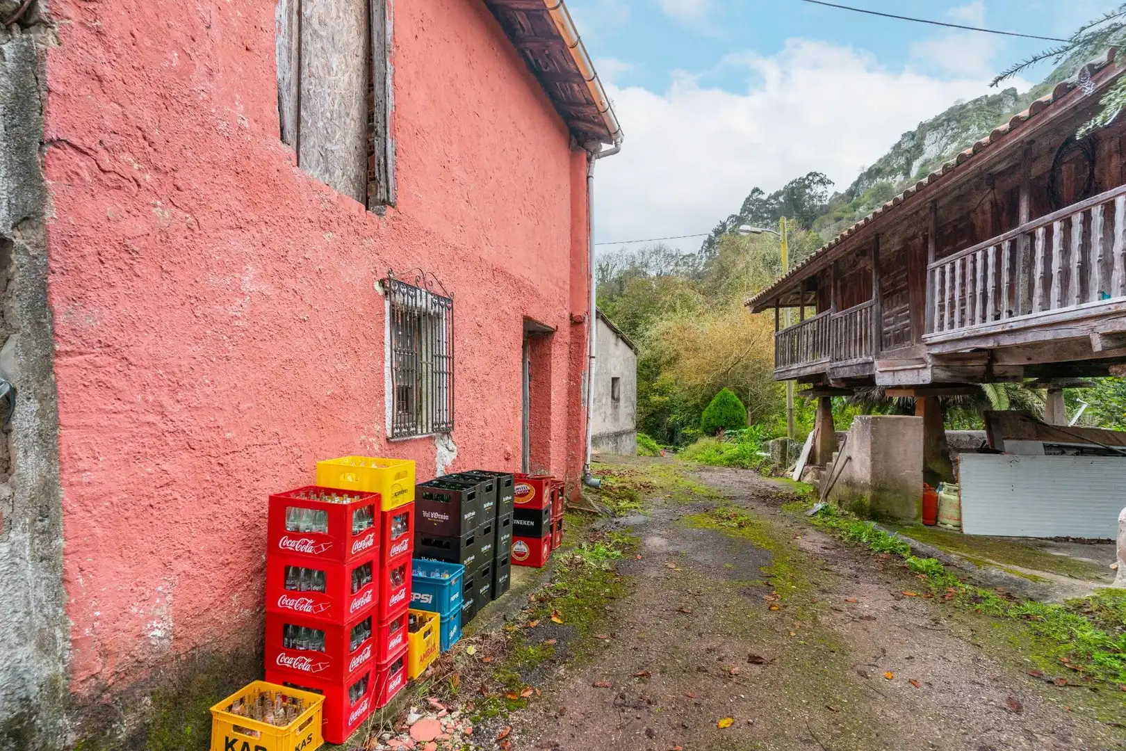 Vista exterior de Casa o xalet en venda en Siero amb Calefacció, Jardí privat i Terrassa