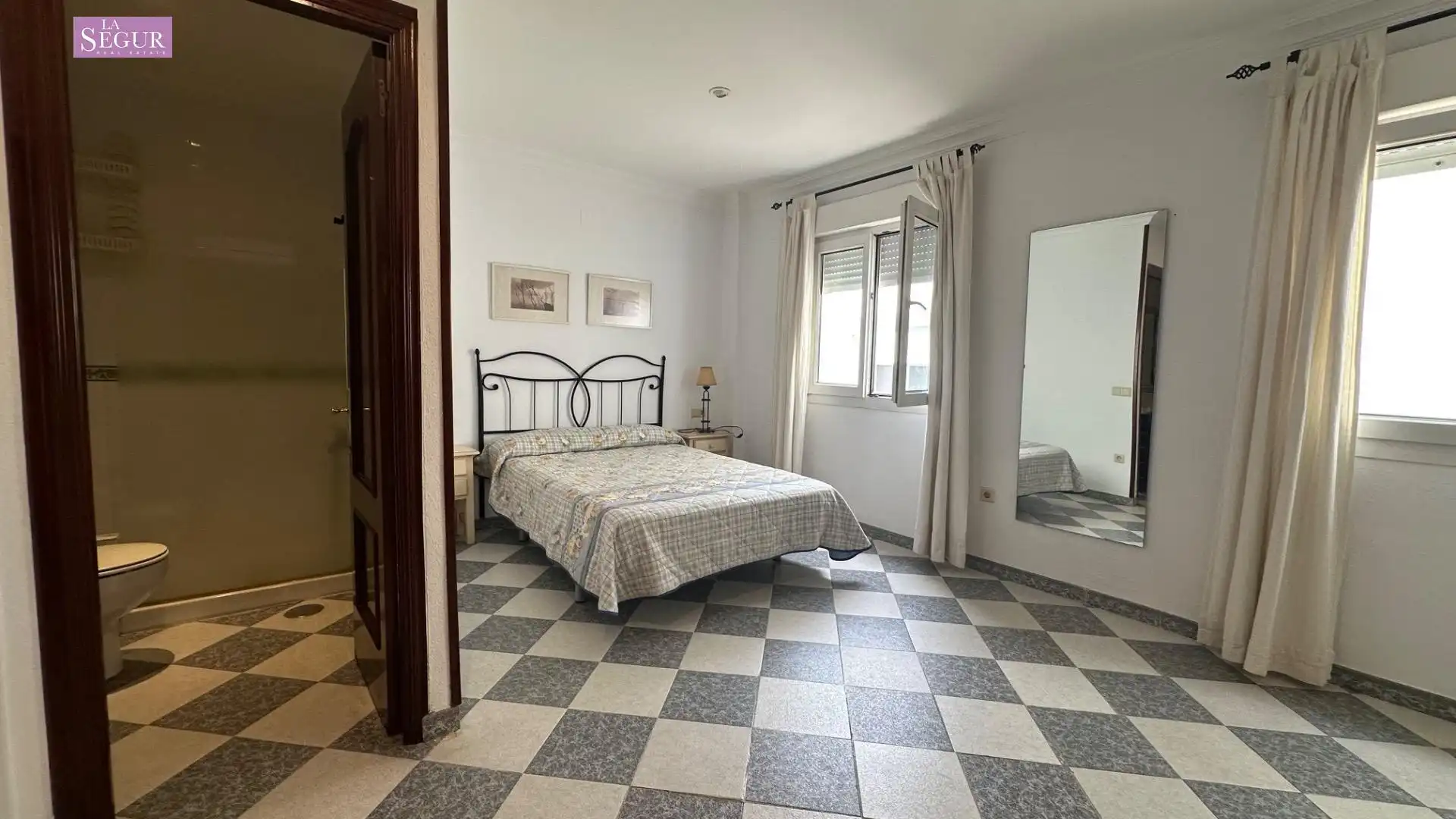 Dormitori de Apartament en venda en Conil de la Frontera amb Aire condicionat, Calefacció i Terrassa