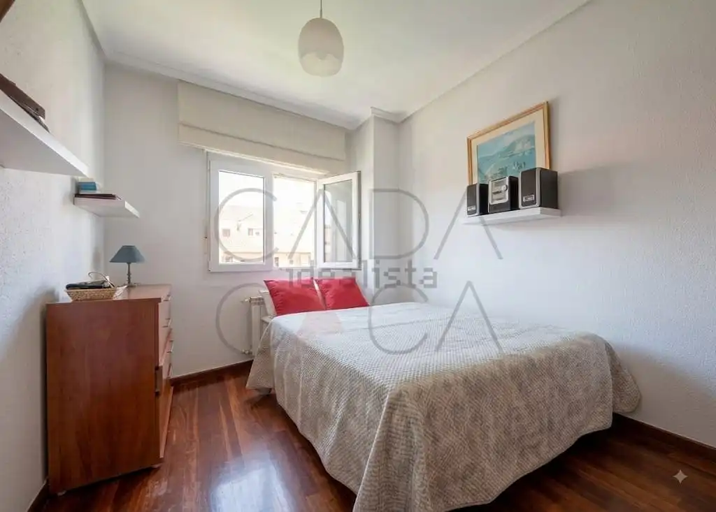 Schlafzimmer von Wohnung zum Verkauf in Santander mit Heizung, Privatgarten und Terrasse