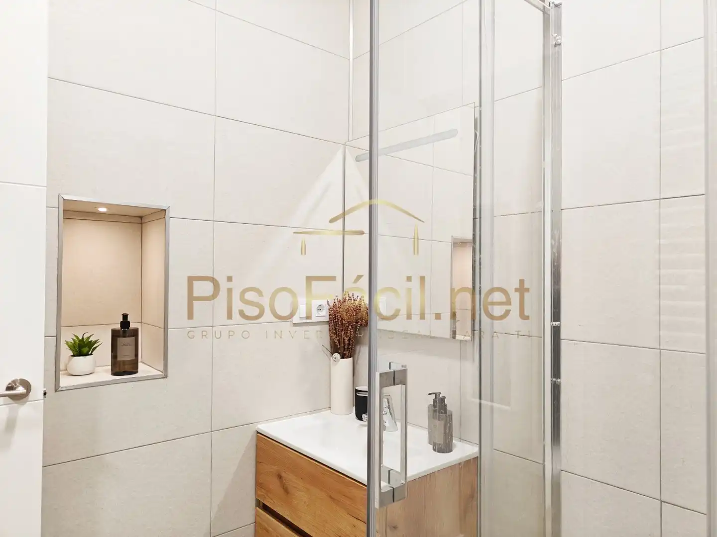 Baño de Piso en venta en Madrid con Aire acondicionado, Calefacción y Amueblado