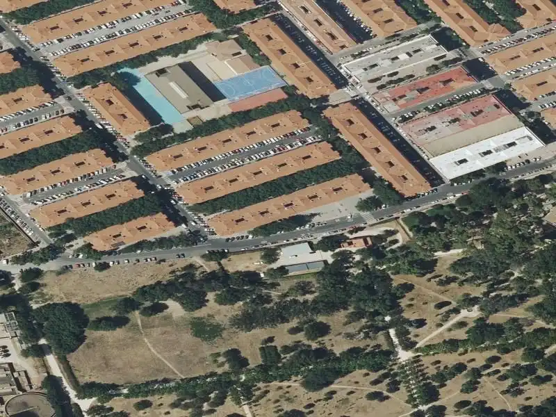 Piso en venta en Avenida Reyes Catolicos 62 G, imagen 2