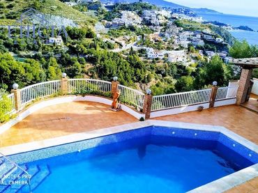 House with pool for sale in Cotobro
