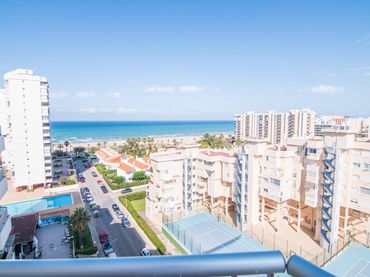 Apartment with pool for sale in Playa de Gandia