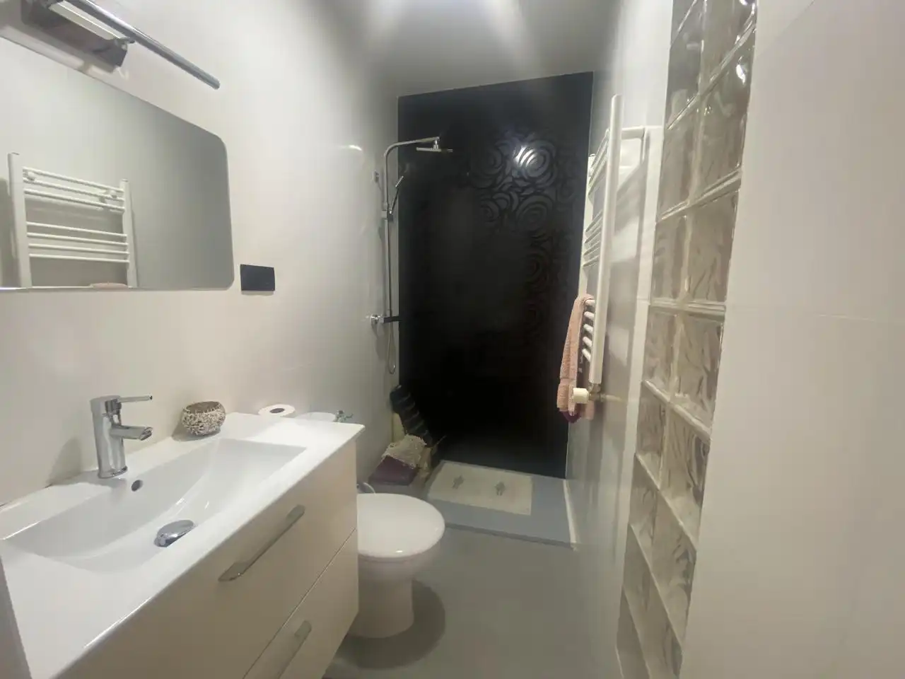 Bathroom of Buildings for sale in Tarancón