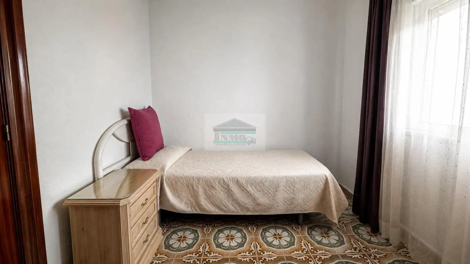 Bedroom of Flat for rent in Granada  with Air Conditioner, Furnished and Balcony