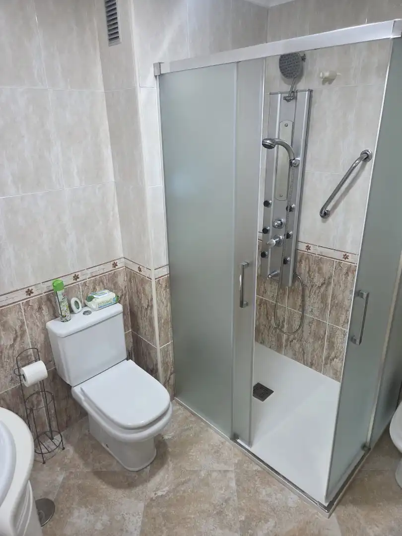 Bathroom of Flat for rent in Puertollano  with Air Conditioner, Heating and Furnished