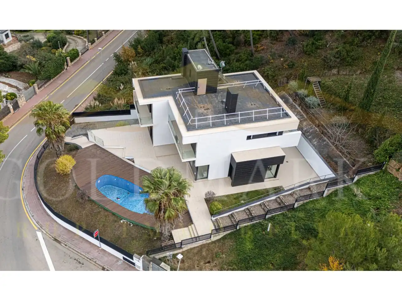 Vista exterior de Casa o xalet en venda en Corbera de Llobregat amb Aire condicionat, Calefacció i Jardí privat