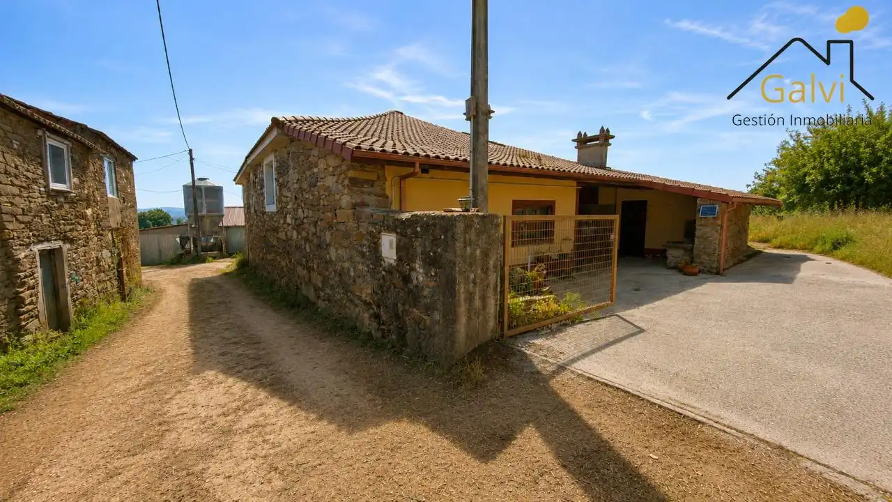 Vista exterior de Finca rústica en venda en O Saviñao  amb Traster i Moblat