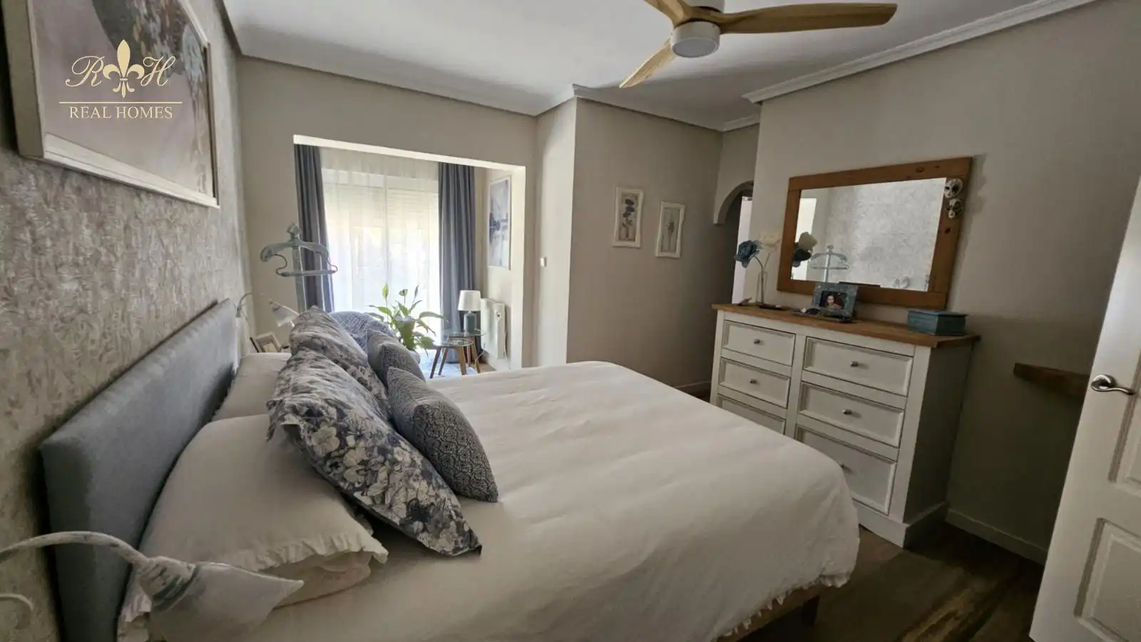 Habitación de Casa o chalet en venta en La Nucia con Piscina