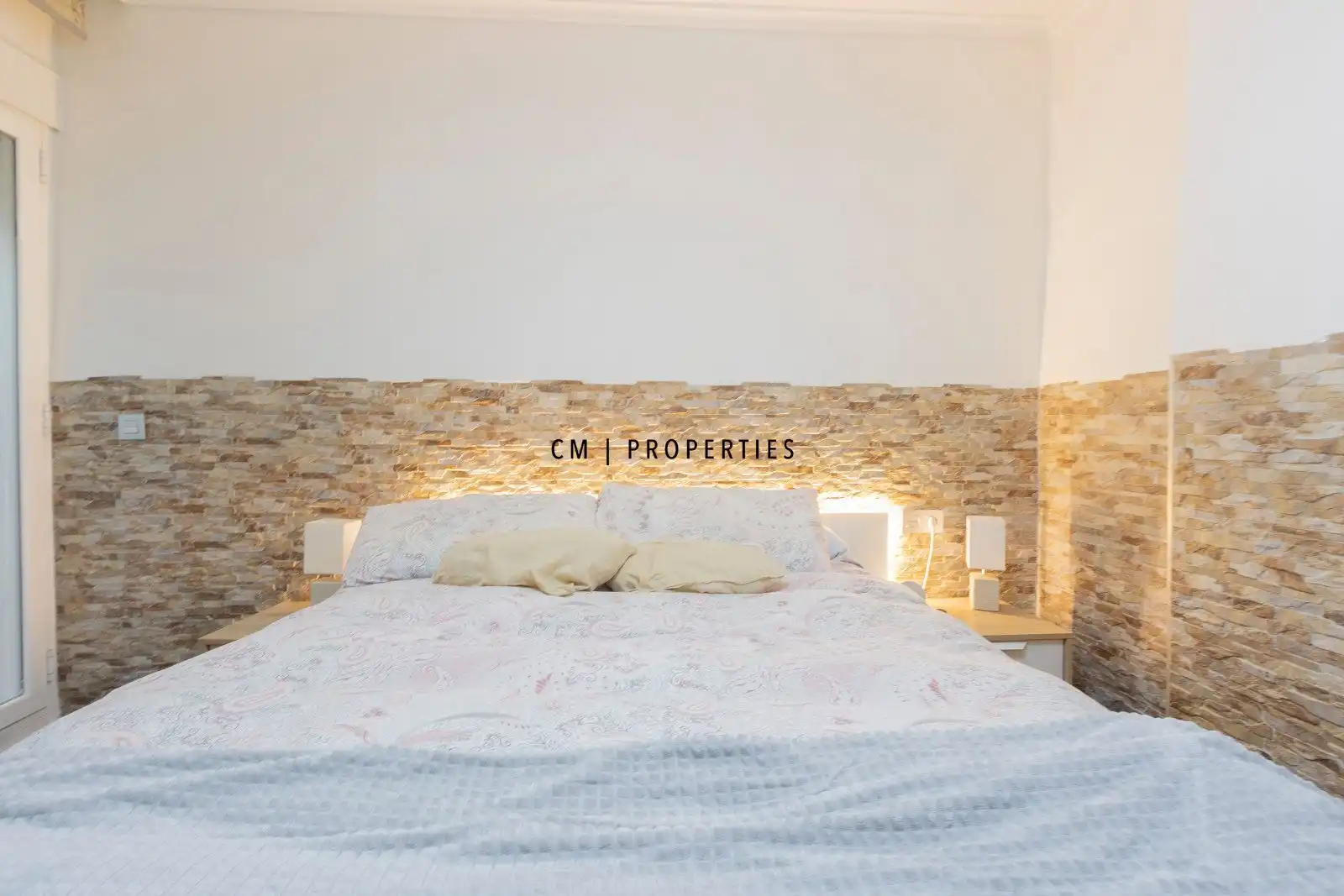 Bedroom of Flat for sale in Valencia  with Air Conditioner, Heating and Terrace