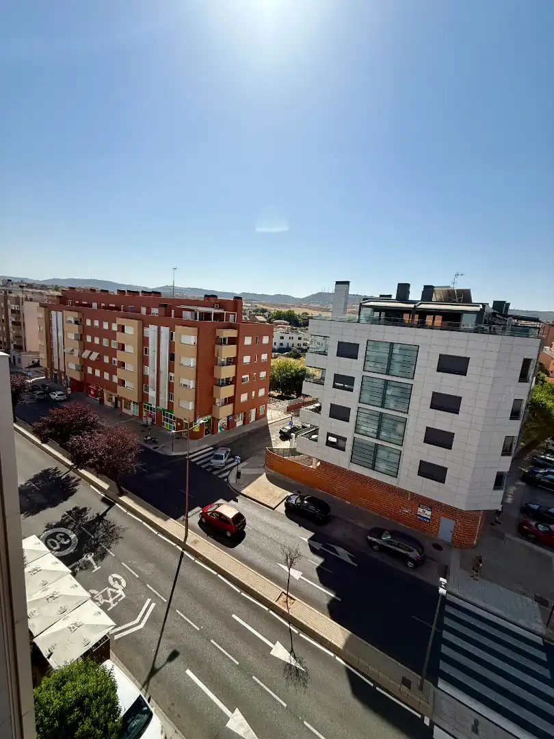 Außenansicht von Dachboden zur Miete in Guadalajara mit Klimaanlage, Heizung und Terrasse