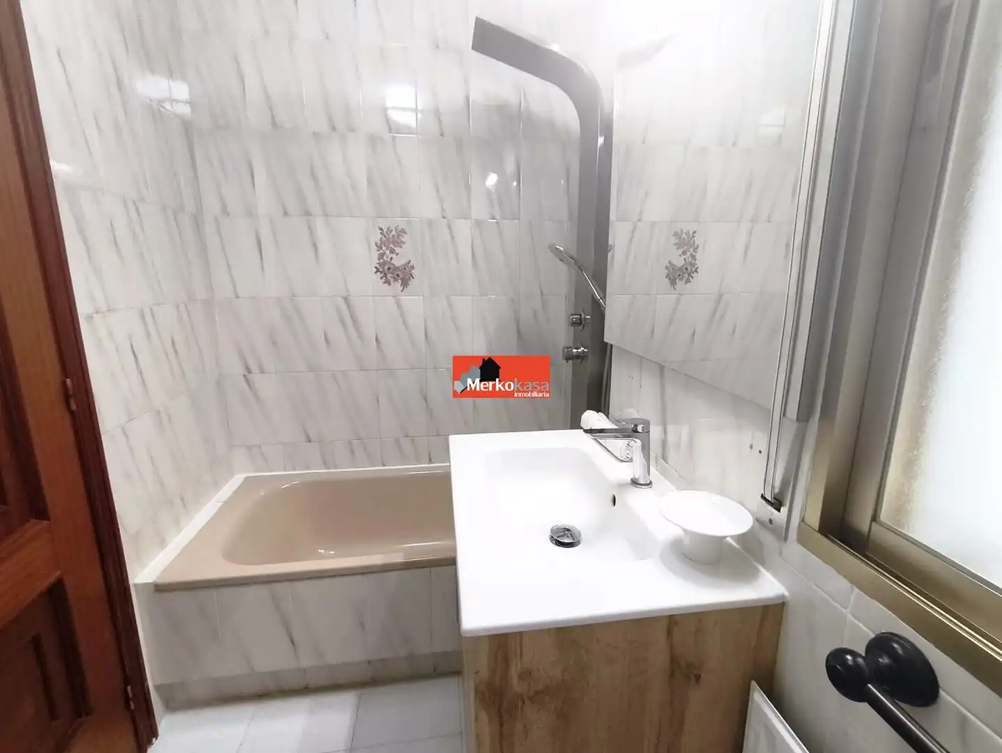 Bathroom of Flat for rent in Lugo  with Heating, Storage room and Furnished