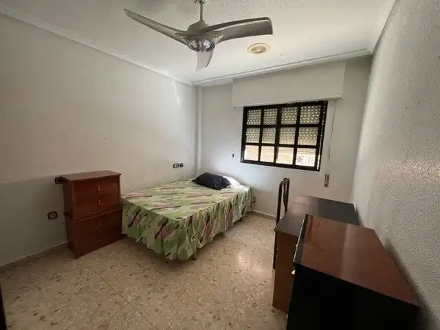 Habitación de Piso en venta en Murcia con Aire acondicionado, Trastero y Amueblado