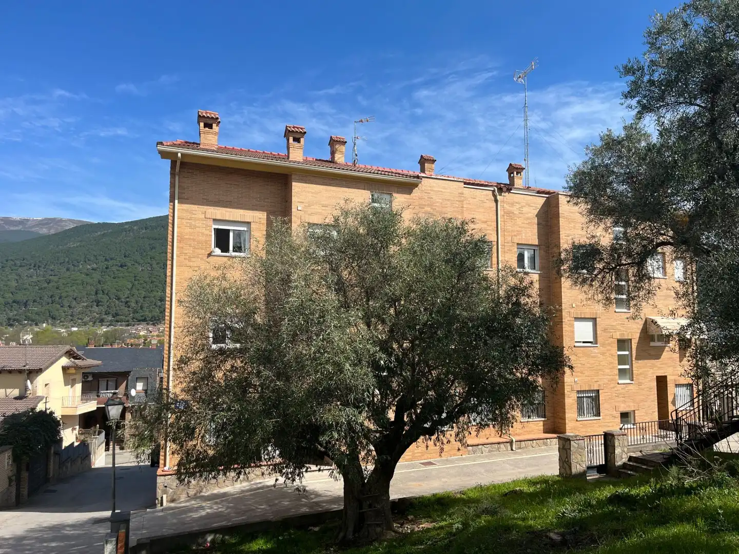Vista exterior de Garaje en venta en La Adrada 