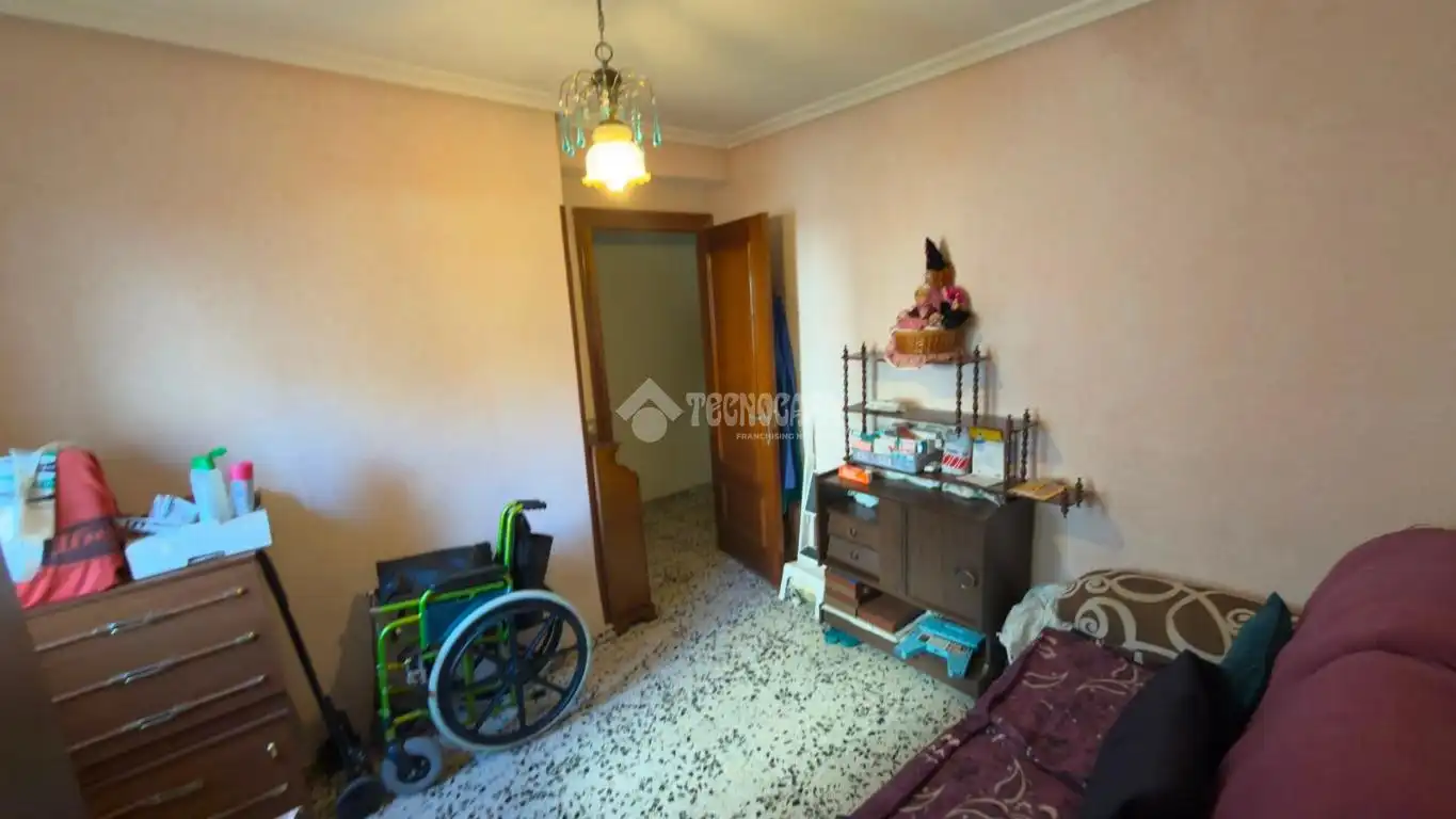 Habitación de Piso en venta en Madrid con Calefacción y Terraza