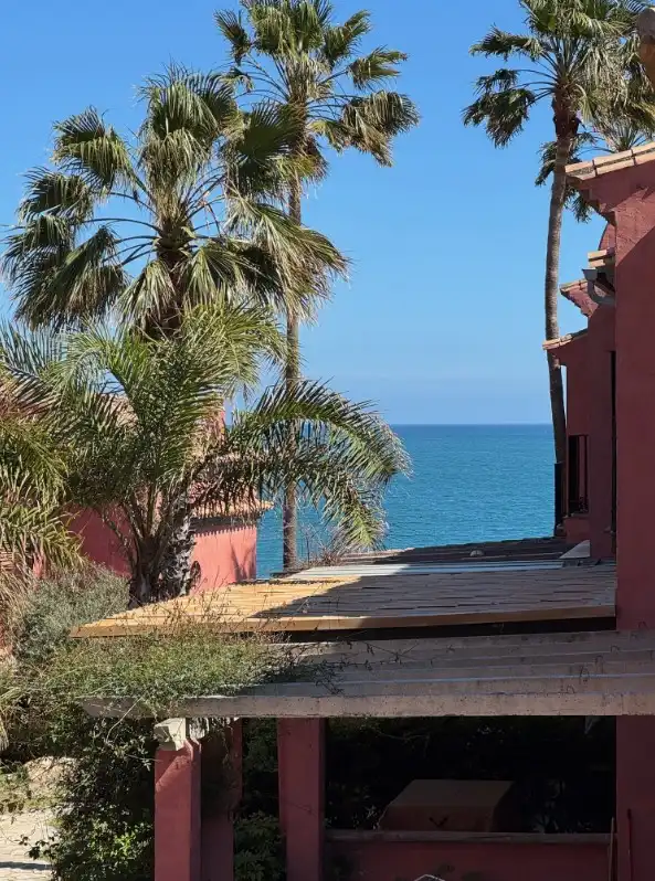 Vista exterior de Casa adosada en venta en Estepona con Aire acondicionado, Calefacción y Jardín privado