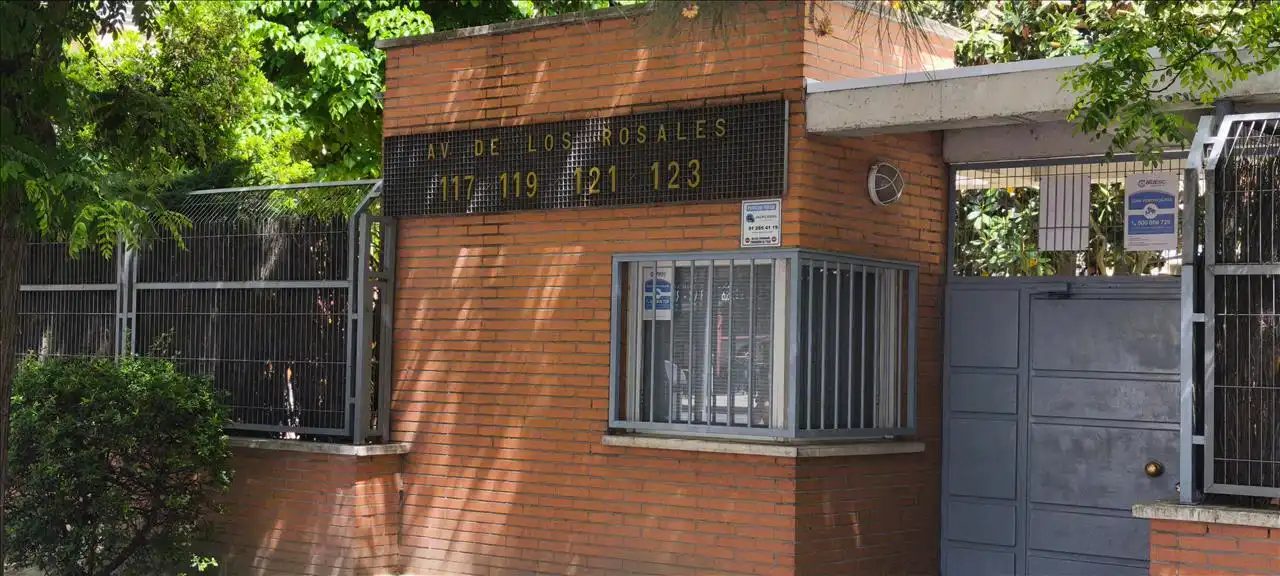 Vista exterior de Pis en venda en Madrid
