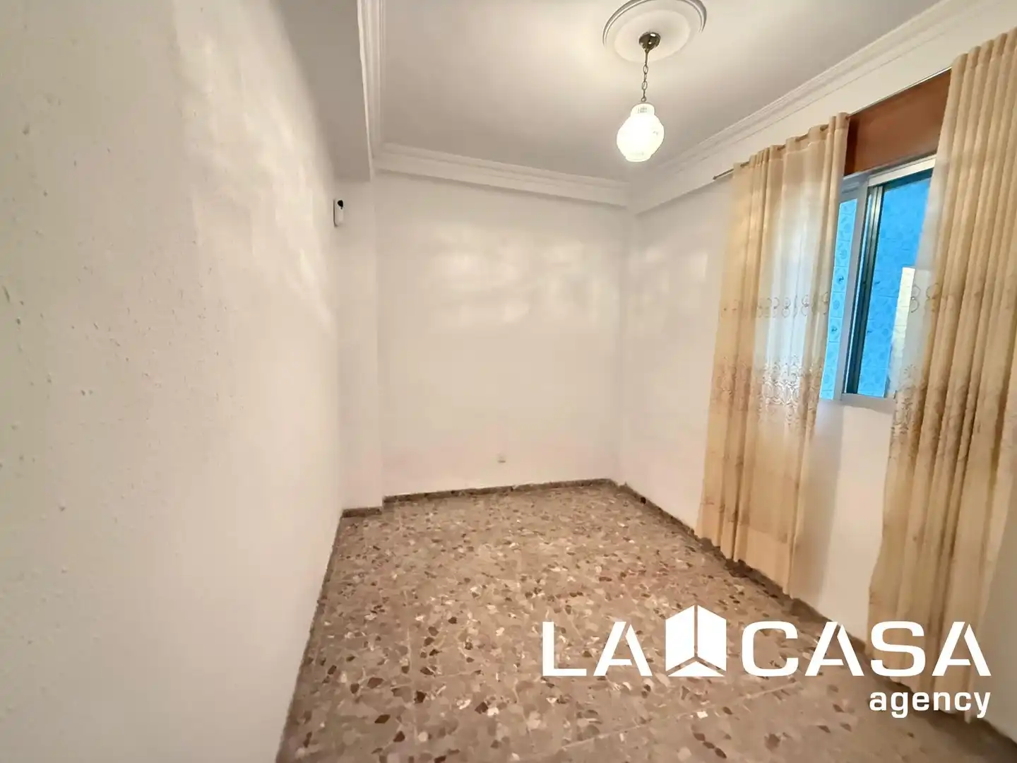Bedroom of Flat for sale in Dos Hermanas