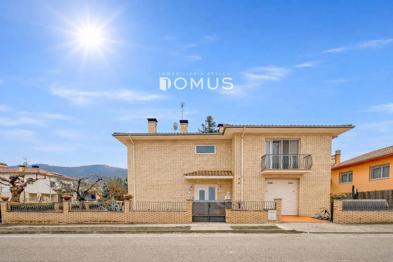 Exterior view of Houses for sale in Besalú  with Air Conditioner, Private garden and Terrace