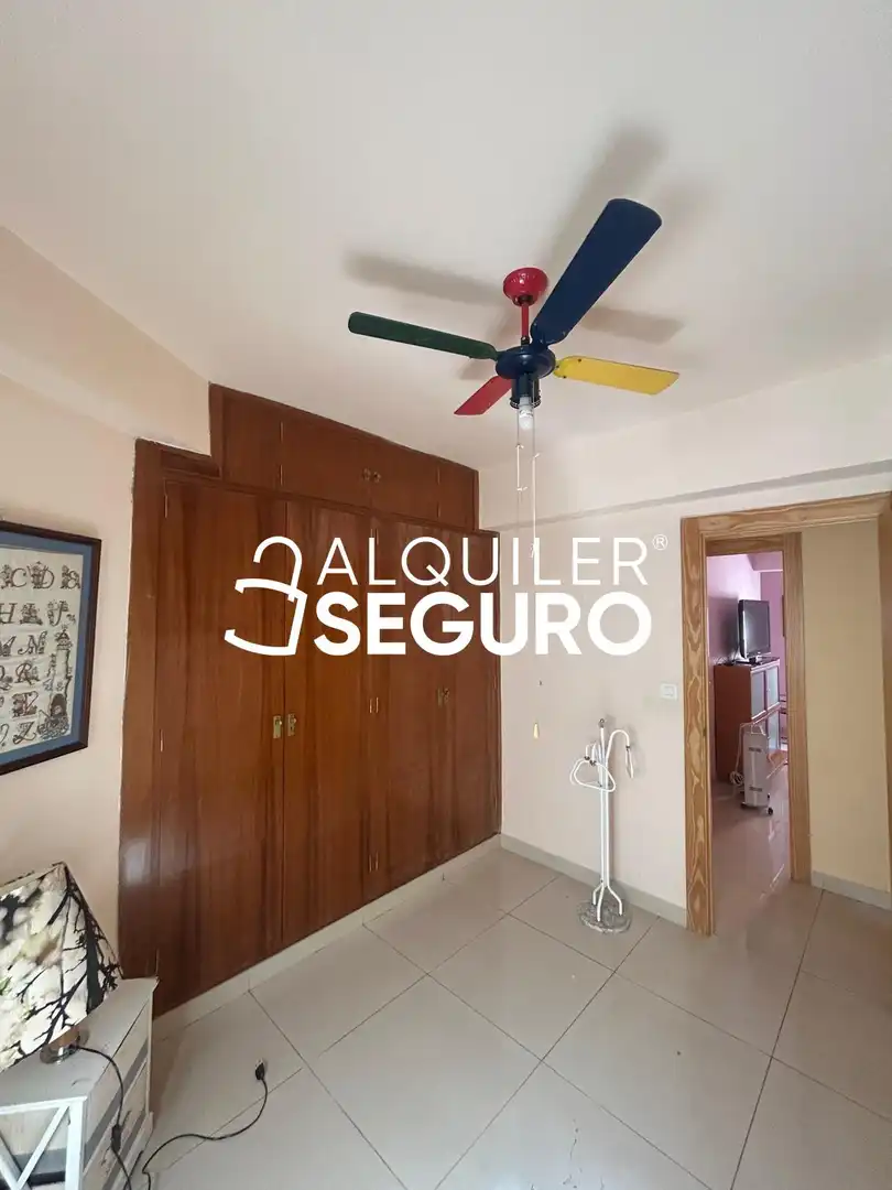 Habitación de Piso de alquiler en Granada con Aire acondicionado, Calefacción y Terraza