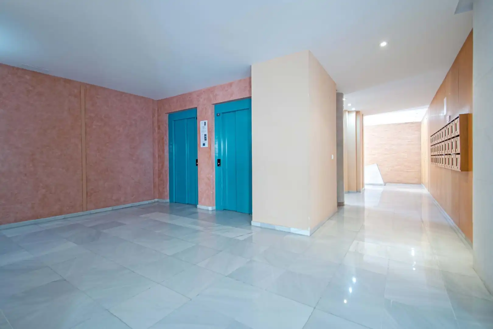 Flat for sale in Sevilla  with Air Conditioner and Heating