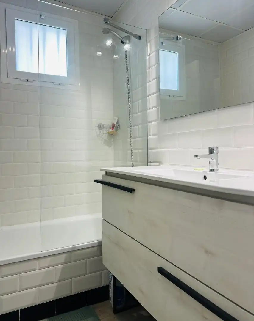 Bathroom of Flat for sale in Manilva  with Air Conditioner, Heating and Terrace