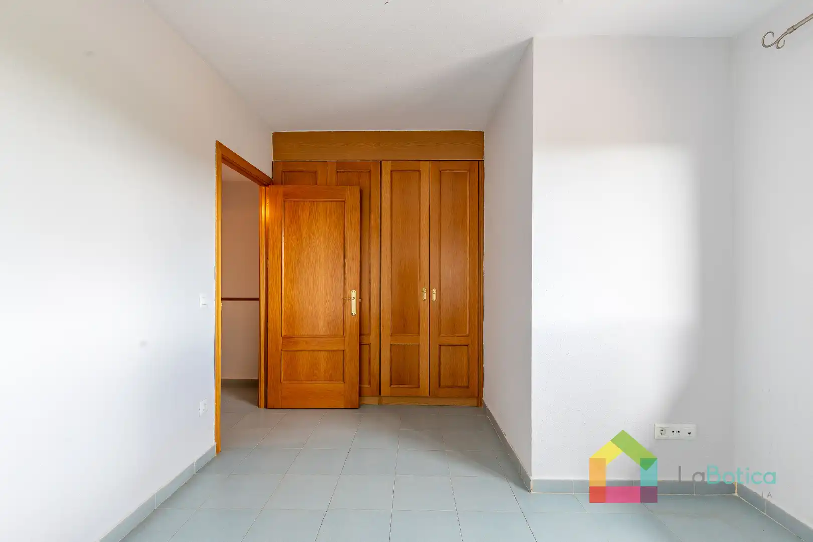 Habitación de Casa adosada en venta en Burguillos de Toledo con Calefacción, Jardín privado y Terraza