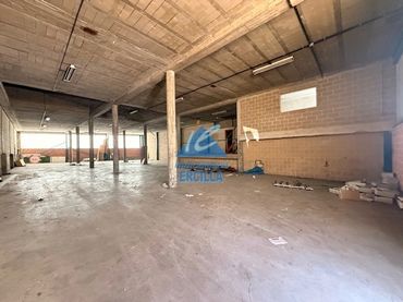 Industriegebäude zur Miete in Bedia