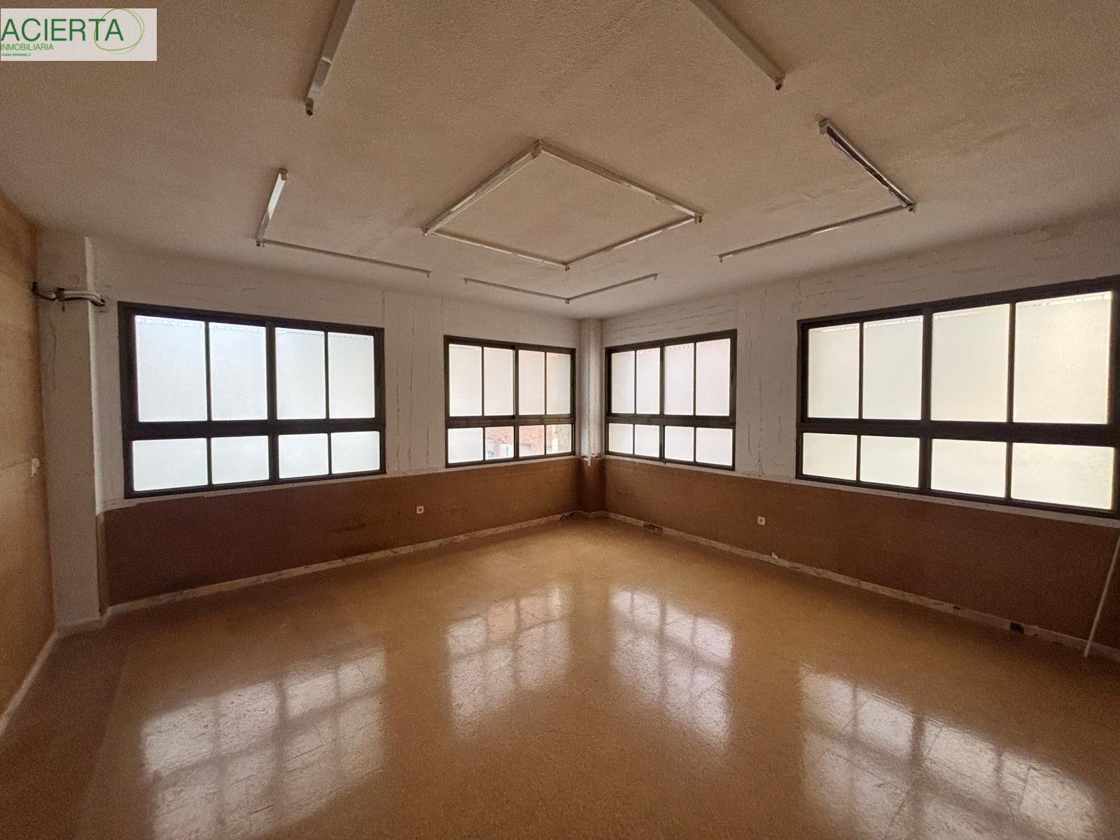 Office to rent in  Granada Capital