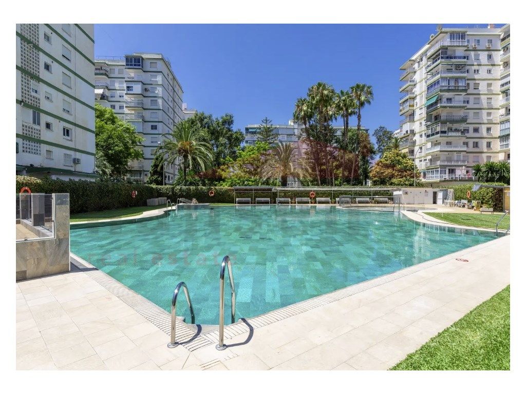 Piscina de Pis en venda en Vélez-Málaga amb Piscina i Piscina comunitària