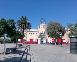 Vista exterior de Edifici en venda en Santa Coloma de Gramenet