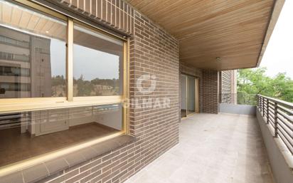 Terrace of Flat for sale in  Madrid Capital  with Terrace, Storage room and Swimming Pool
