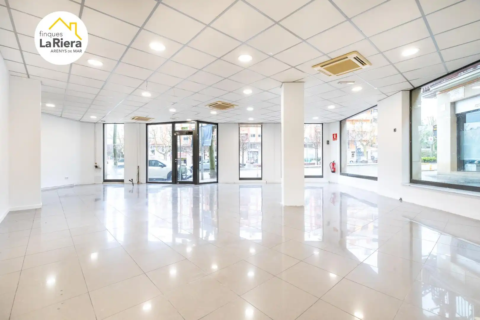 Business premises to rent in Centre, imagen 3