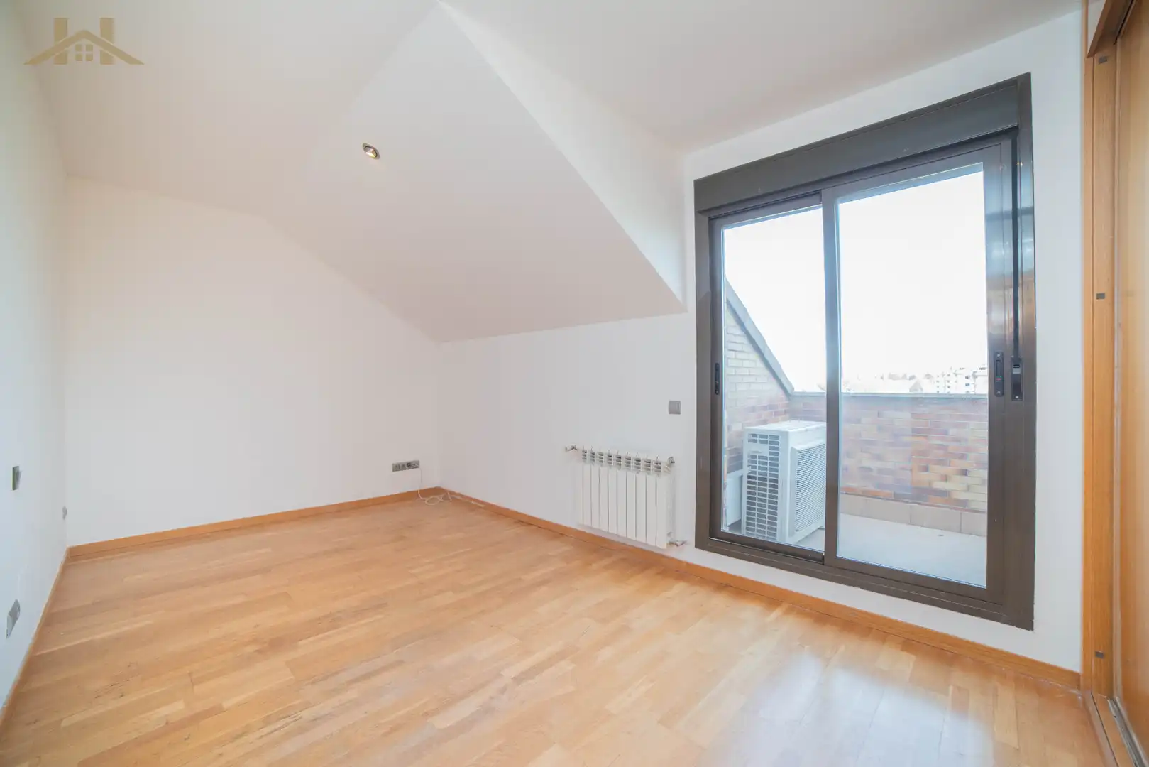 Habitación de Ático en venta en Rivas-Vaciamadrid con Aire acondicionado, Calefacción y Jardín privado